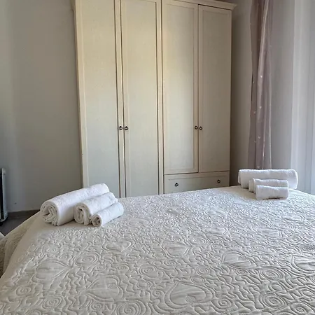 Clara 5 *